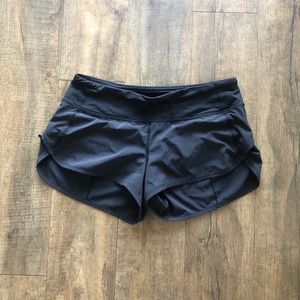 Lululemon black speed up short size 6